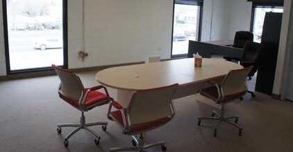 3517 17th Ave SE, Calgary, AB for lease Interior Photo- Image 1 of 2