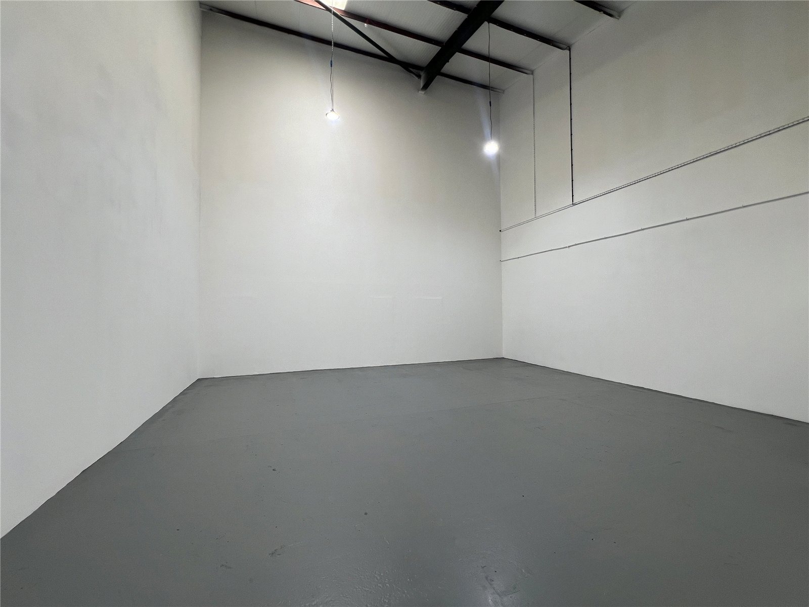 Featherbed Ln, Shrewsbury for lease Interior Photo- Image 1 of 5