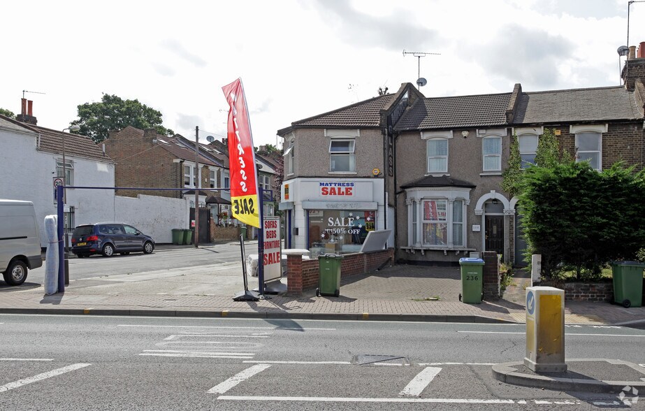 238 Woolwich Rd, Londres à louer - Photo du bâtiment - Image 2 de 2