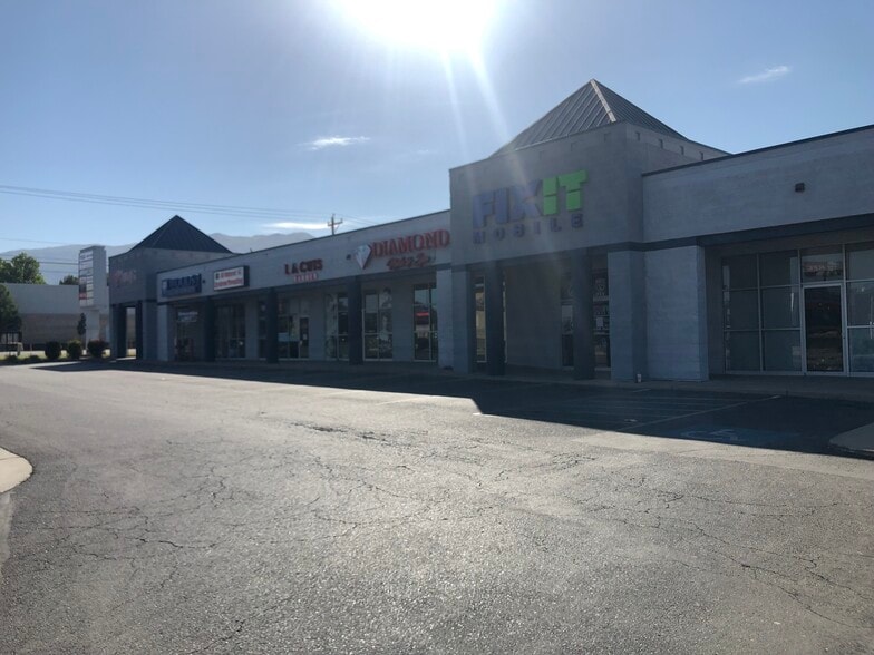 701-721 N Main St, Layton, UT for lease - Building Photo - Image 3 of 6
