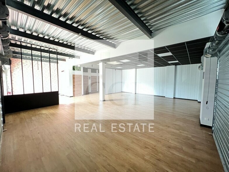 662 Rue Des Jonchères, Genay for lease - Interior Photo - Image 2 of 10