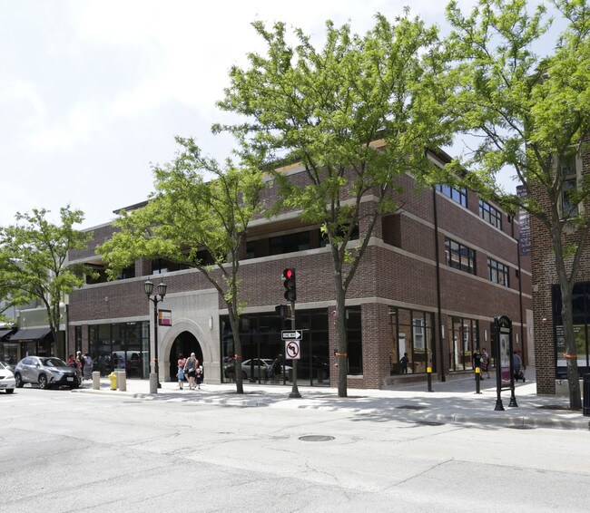 Plus de détails pour 132-134 N York St, Elmhurst, IL - Bureau à louer