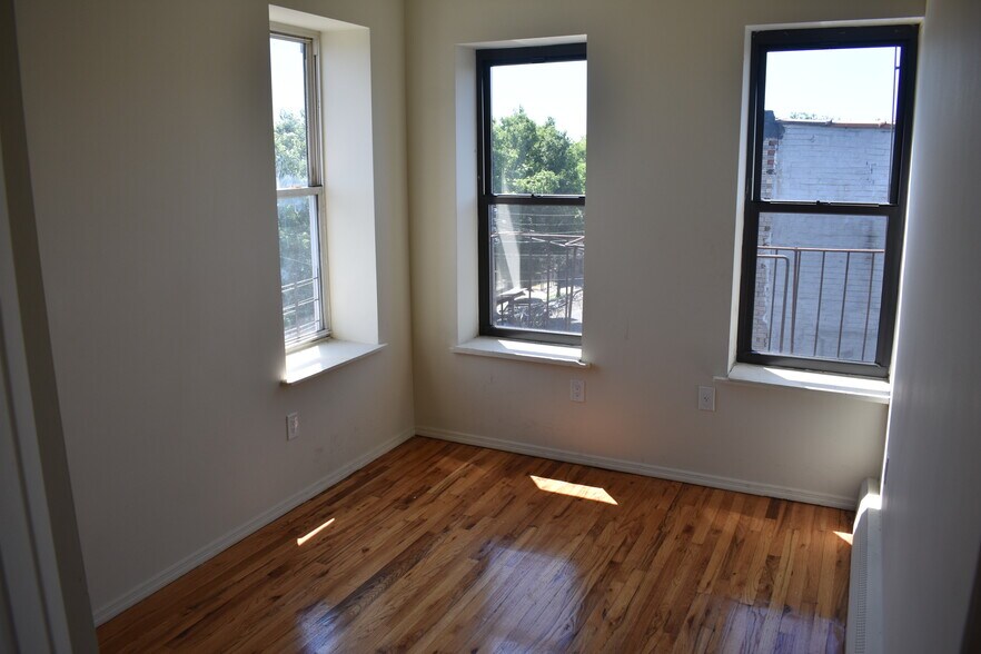 1108 Blake Ave, Brooklyn, NY à vendre - Photo du bâtiment - Image 3 de 11