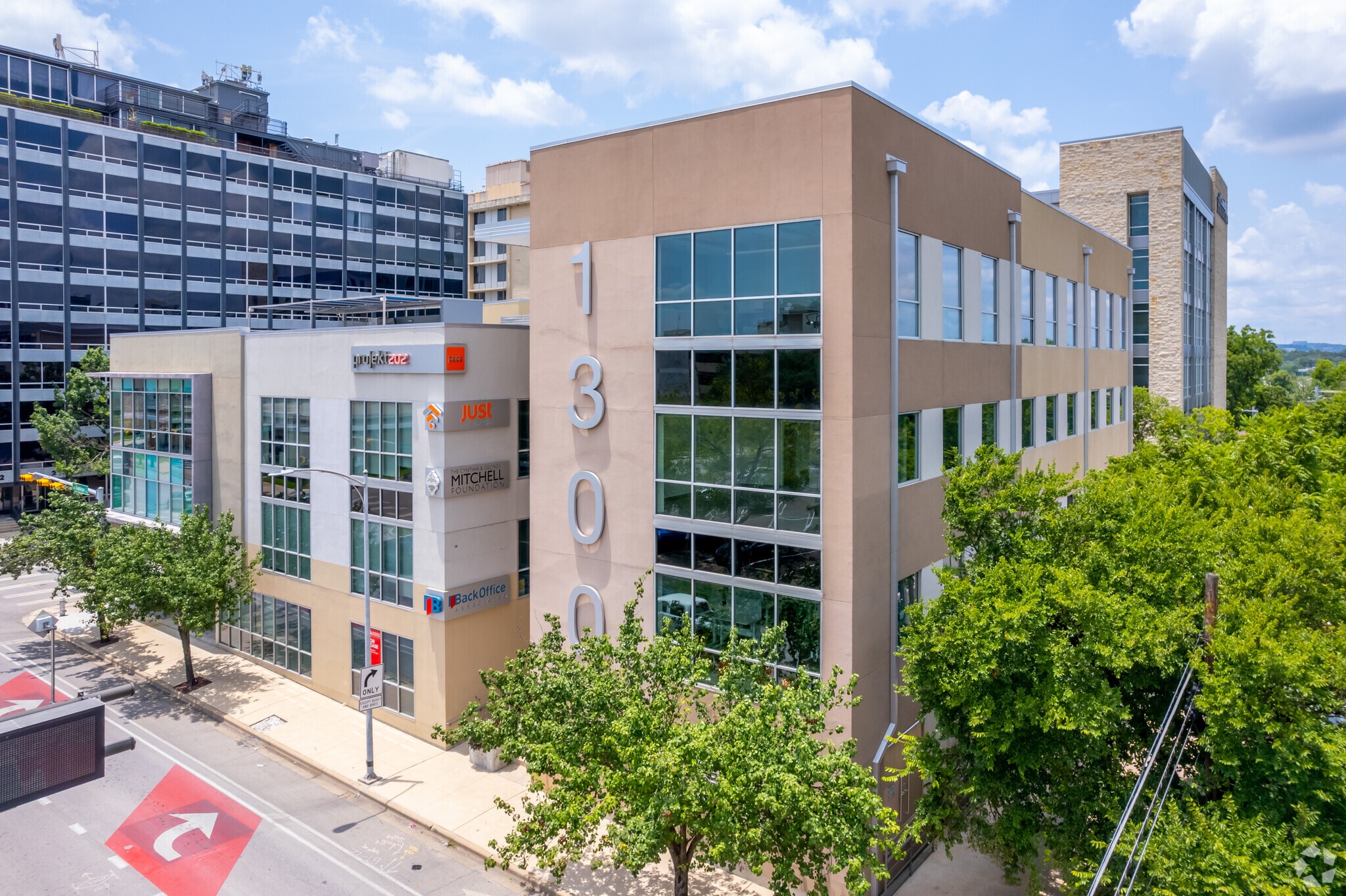 1300 Guadalupe St, Austin, TX for lease Primary Photo- Image 1 of 33