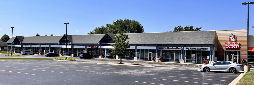 2536-2590 N Route 83, Round Lake Beach, IL à louer - Photo du bâtiment - Image 2 de 5