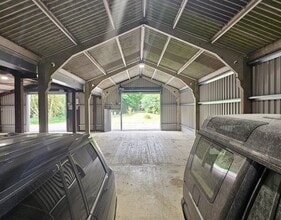 Chesham, Tring for lease Interior Photo- Image 2 of 4
