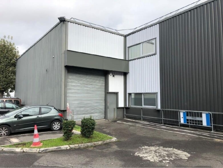 Flex in Aubervilliers for lease - Building Photo - Image 3 of 4