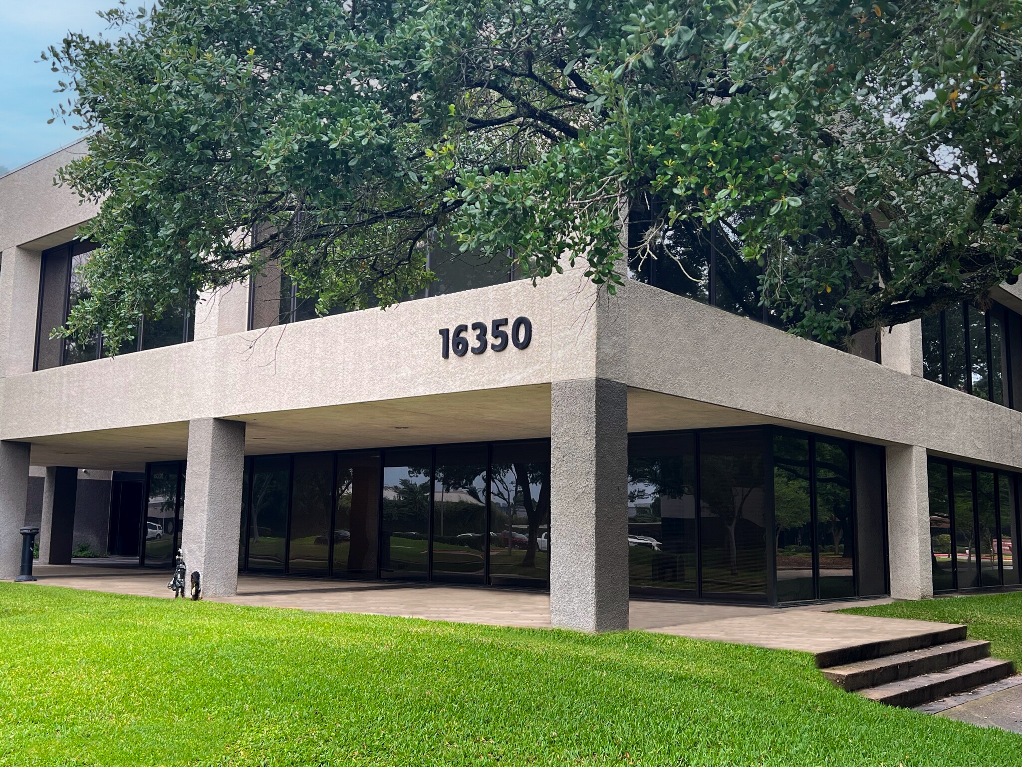16350 Park Ten Place Dr, Houston, TX à louer Photo du bâtiment- Image 1 de 8