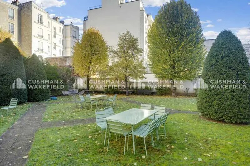 Bureau dans Levallois-Perret à louer - Photo du bâtiment - Image 2 de 12