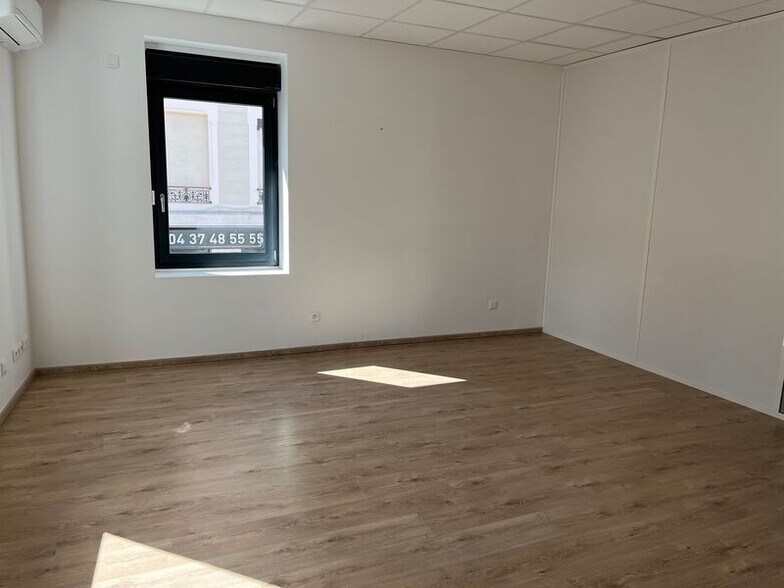 Bureau dans Villeurbanne à louer - Photo intérieure - Image 3 de 5