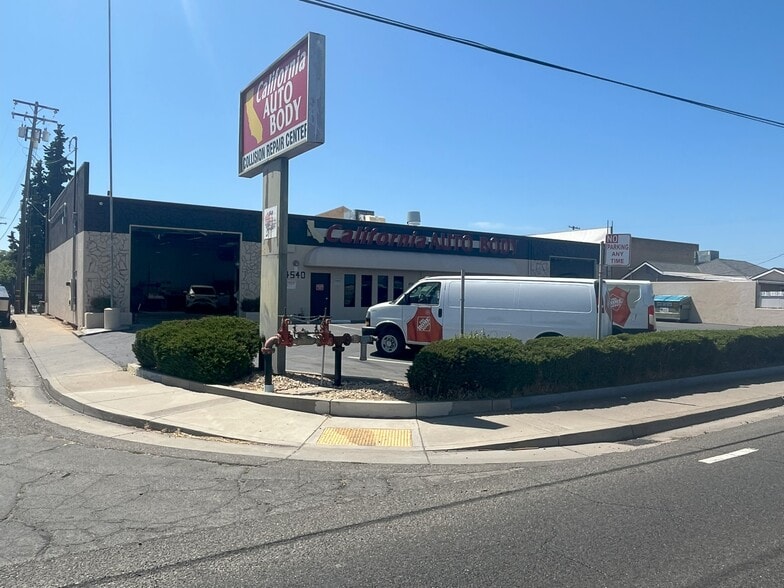 4540 Power Inn Rd, Sacramento, CA à louer - Photo du bâtiment - Image 2 de 9