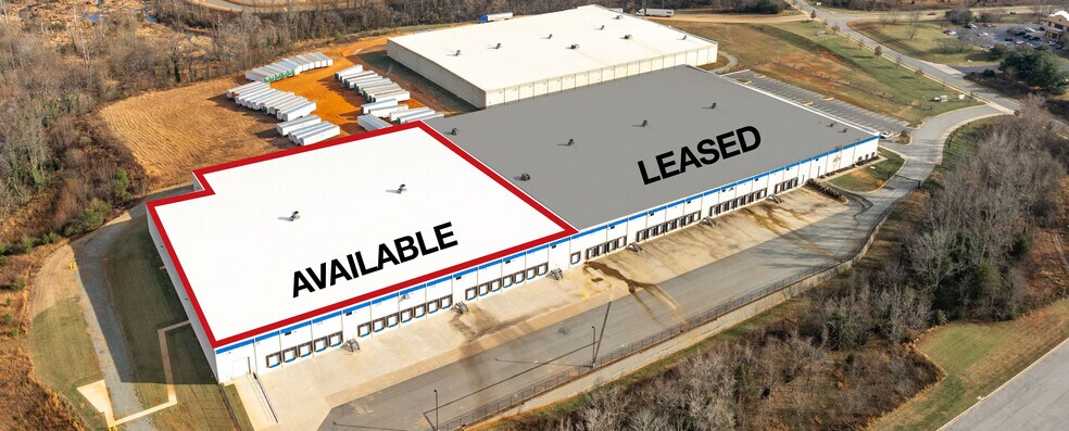 2350 Park Center Dr, Mebane, NC à louer - Photo du bâtiment - Image 2 de 21