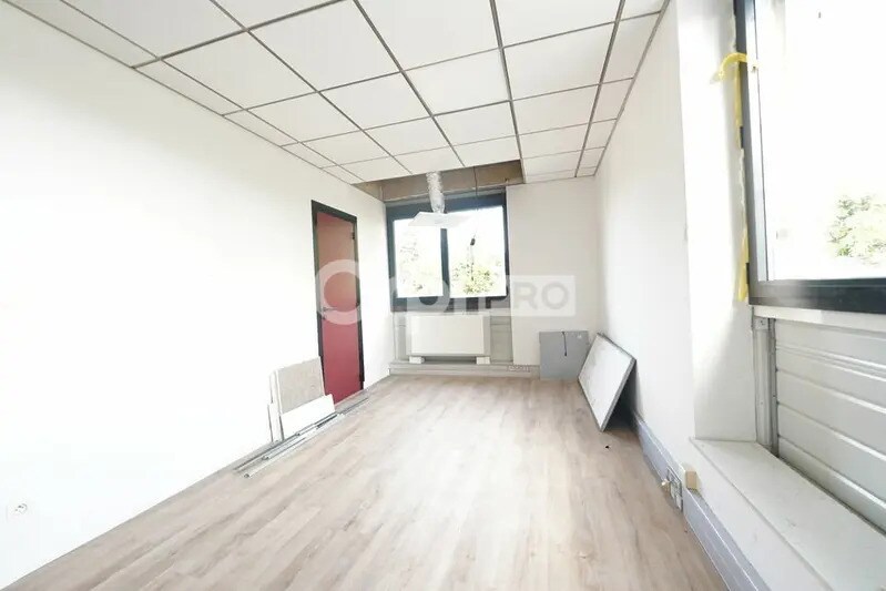 Bureau dans Saint-Quentin-Fallavier à louer - Photo intérieure - Image 3 de 7
