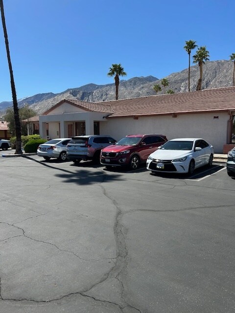 997 E Tahquitz Canyon Way, Palm Springs, CA à louer Photo du bâtiment- Image 1 de 18