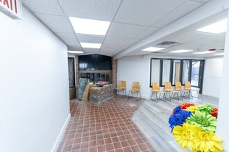 1 Racquet Ln, Monroeville, PA à louer Photo du bâtiment- Image 1 de 25