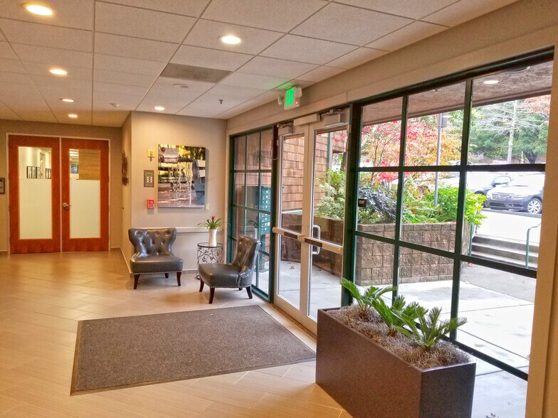 201 Alameda Del Prado, Novato, CA à louer - Hall d’entrée - Image 3 de 5