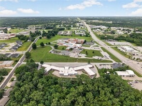 106 Hospital Dr, Smithville, MO - Aerial  map view - Image1