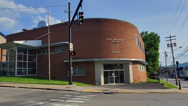 More details for 494 Spruce St, Morgantown, WV - Retail for Sale