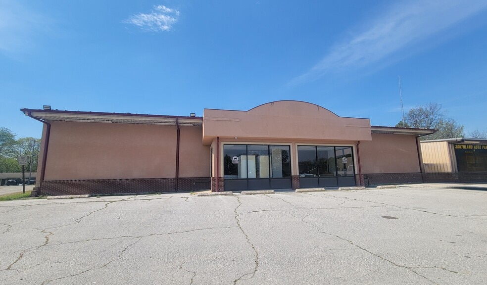 812 Highway 67 S, Tuckerman, AR à vendre - Photo du bâtiment - Image 1 de 8