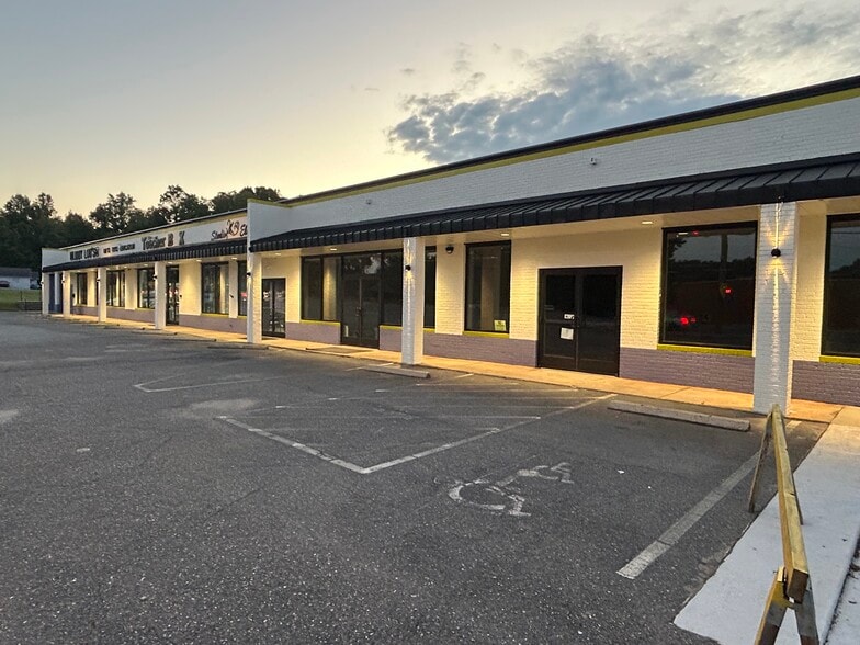 225 Market St, Cramerton, NC for lease - Building Photo - Image 1 of 12