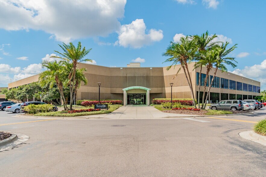 4401 N Himes Ave, Tampa, FL à louer - Photo du bâtiment - Image 2 de 5