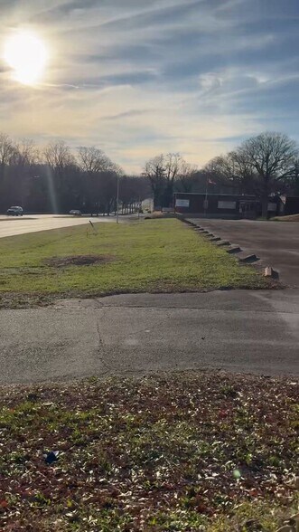 846 Ezell blvd, Spartanburg, SC à louer - Vidéo sur l’inscription commerciale - Image 2 de 3