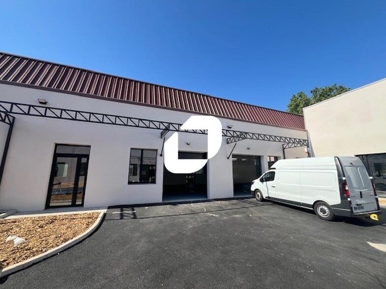 33 Avenue Du Docteur Georges Lévy, Vénissieux for lease - Building Photo - Image 2 of 12