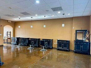 3966 Bristol Hwy, Johnson City, TN for lease Interior Photo- Image 2 of 7