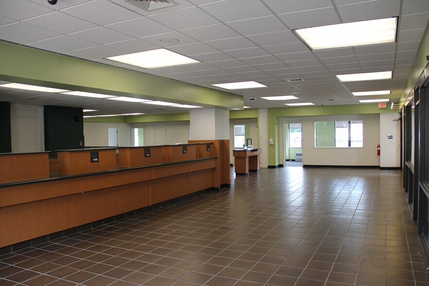 14 Sweden St, Caribou, ME à vendre - Photo du bâtiment - Image 3 de 6