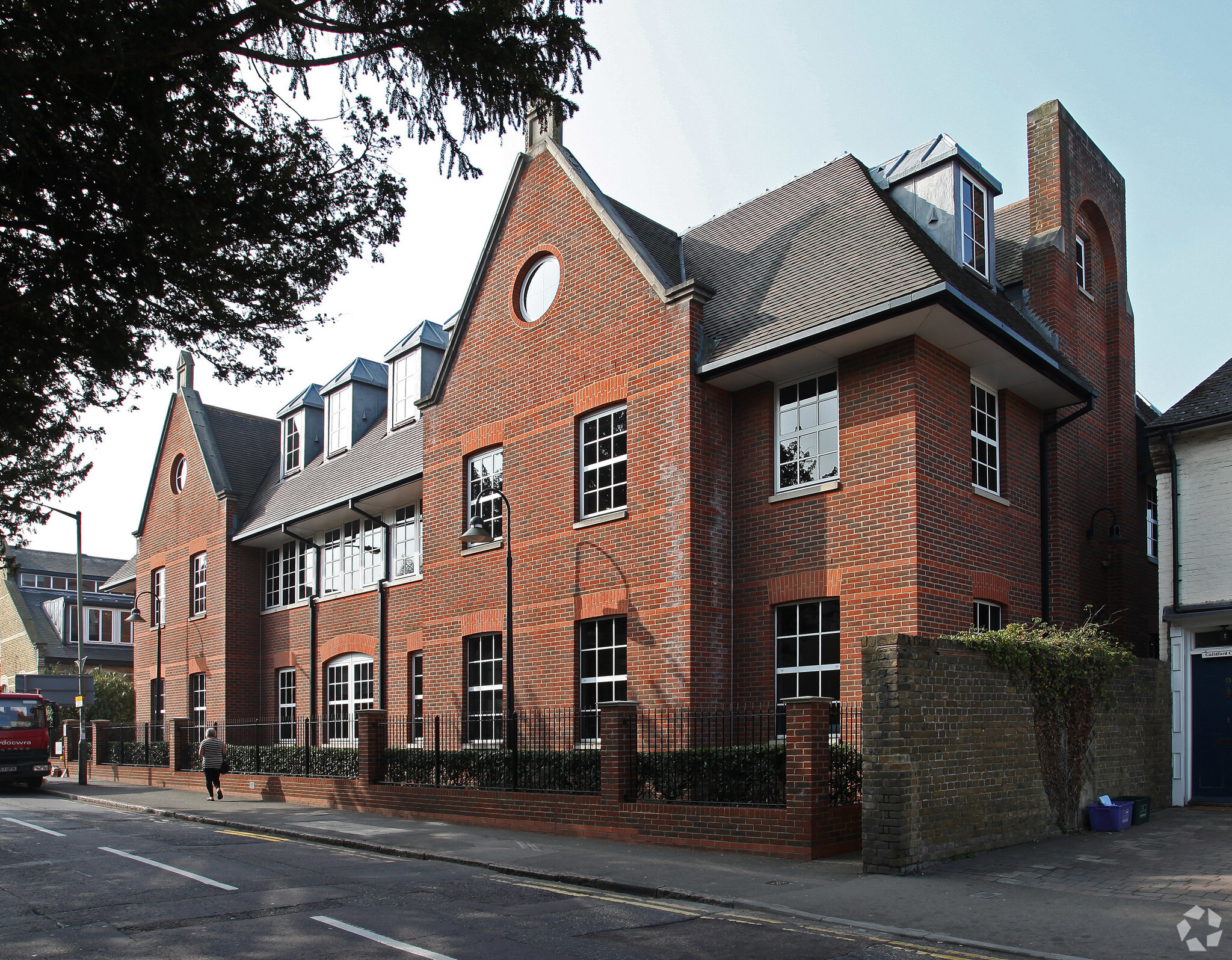 1-7 Stoke Rd, Guildford for lease Primary Photo- Image 1 of 7