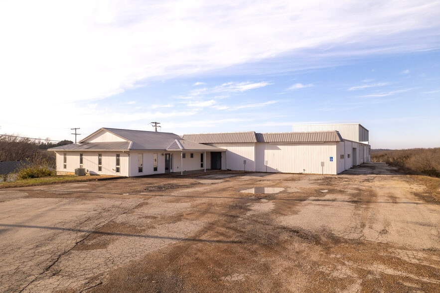 209 W Main St, Linn, MO à vendre - Photo du bâtiment - Image 3 de 65