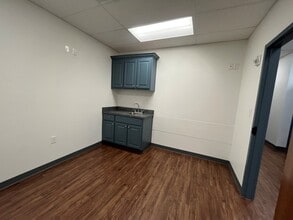 5033 Troup Hwy, Tyler, TX for lease Interior Photo- Image 1 of 5