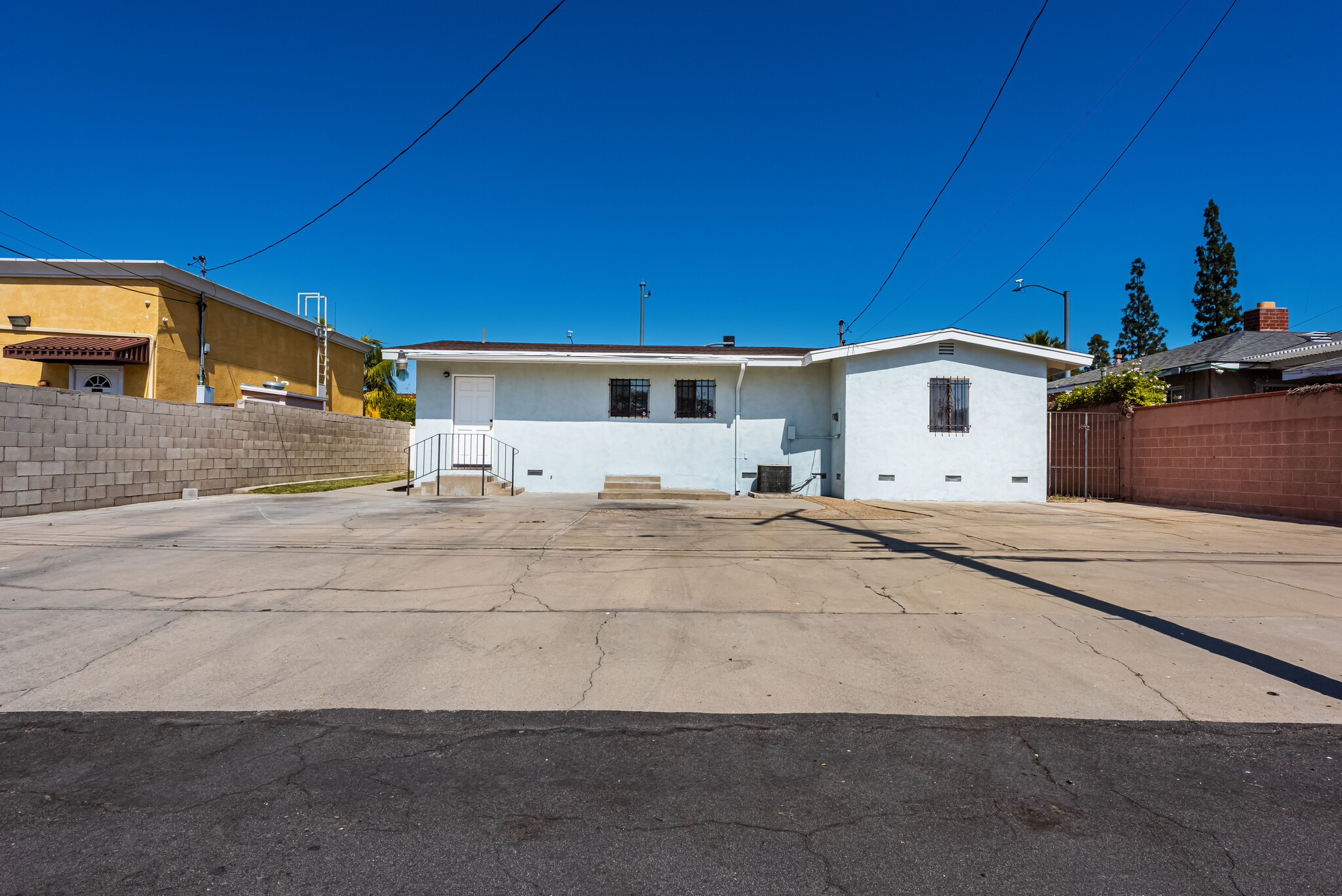 711 S State College Blvd, Anaheim, CA for sale Primary Photo- Image 1 of 1