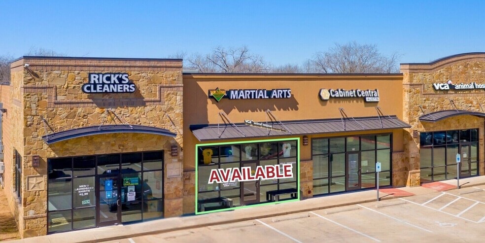 8400 Brodie Ln, Austin, TX à louer - Photo du bâtiment - Image 1 de 3