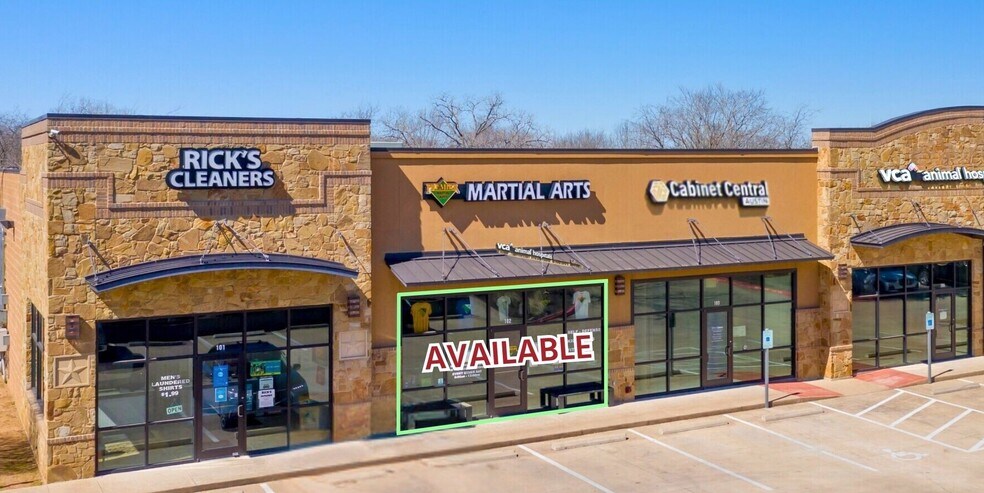 8400 Brodie Ln, Austin, TX à louer - Photo du bâtiment - Image 1 de 3