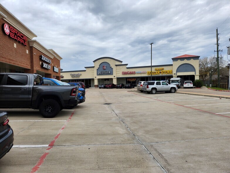 12125 S Highway 6, Fresno, TX for lease - Primary Photo - Image 1 of 2