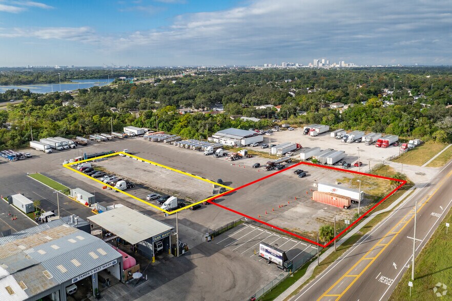 5911 E Martin Luther King Blvd, Tampa, FL à louer - Photo du bâtiment - Image 1 de 19