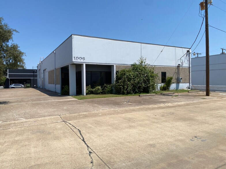 1006 Oakmead Dr, Arlington, TX à vendre - Photo du bâtiment - Image 1 de 10