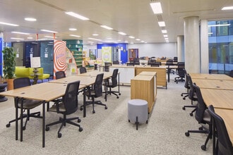 Coworking Space in Paris for lease Interior Photo- Image 2 of 17