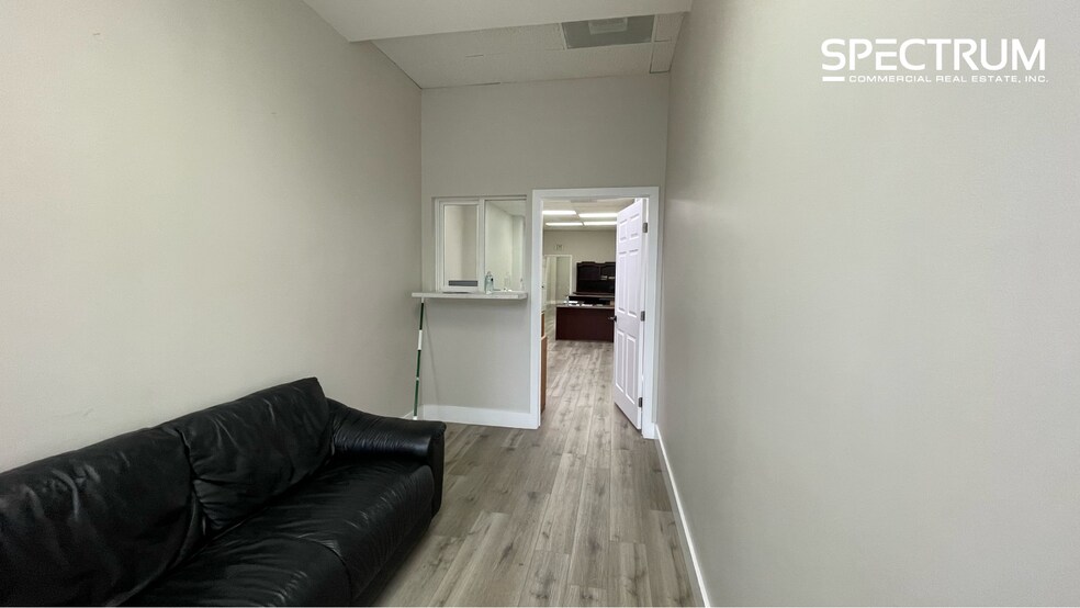 6315 Van Nuys Blvd, Van Nuys, CA for lease - Interior Photo - Image 3 of 5