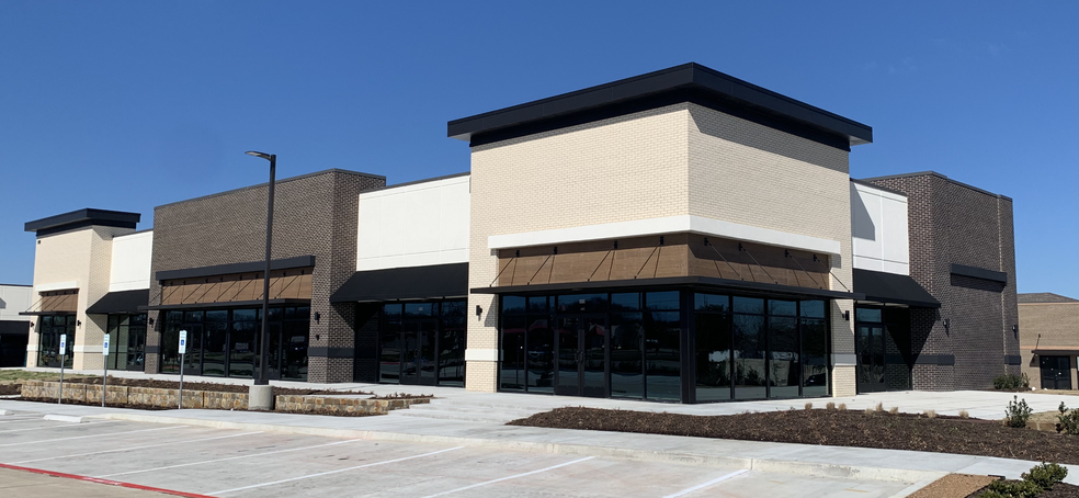 919 E NW Hwy, Grapevine, TX for lease - Building Photo - Image 1 of 11