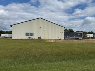 Plus de détails pour 1975 Spindt Dr, Waupaca, WI - Industriel à vendre