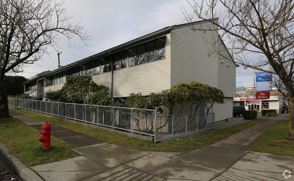 3479 Dunbar St, Vancouver, BC à louer - Photo du bâtiment - Image 2 de 7