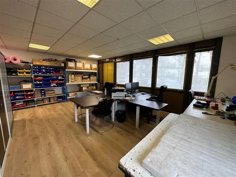 Office in Croissy-Beaubourg for lease - Interior Photo - Image 2 of 5