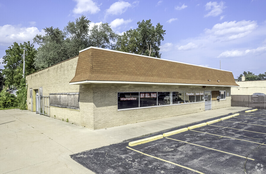 14303 E 9 Mile Rd, Warren, MI for sale - Building Photo - Image 1 of 1