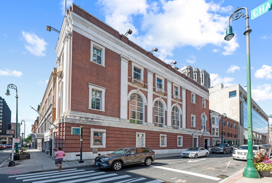 809 Chapel St, New Haven, CT for sale - Building Photo - Image 3 of 9