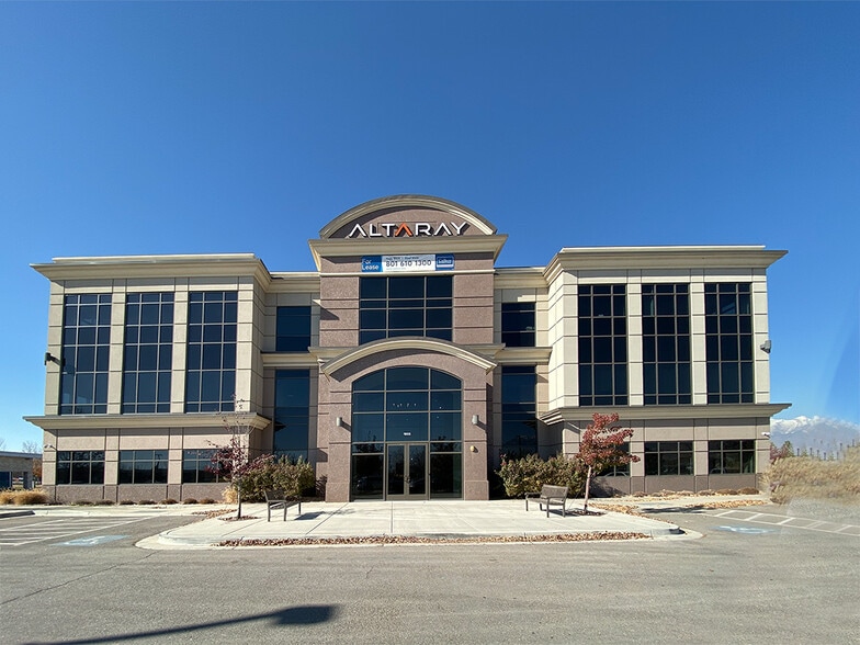 1955 W Grove Parkway, Pleasant Grove, UT for lease - Building Photo - Image 2 of 6