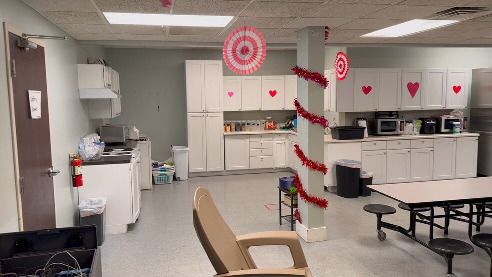 1477 E 83rd Ave, Merrillville, IN à vendre - Vidéo sur l’inscription commerciale - Image 2 de 16