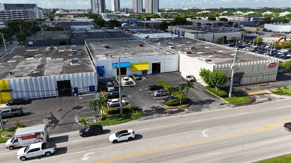 8420 NW 58th St, Miami, FL à louer - Photo du bâtiment - Image 1 de 2