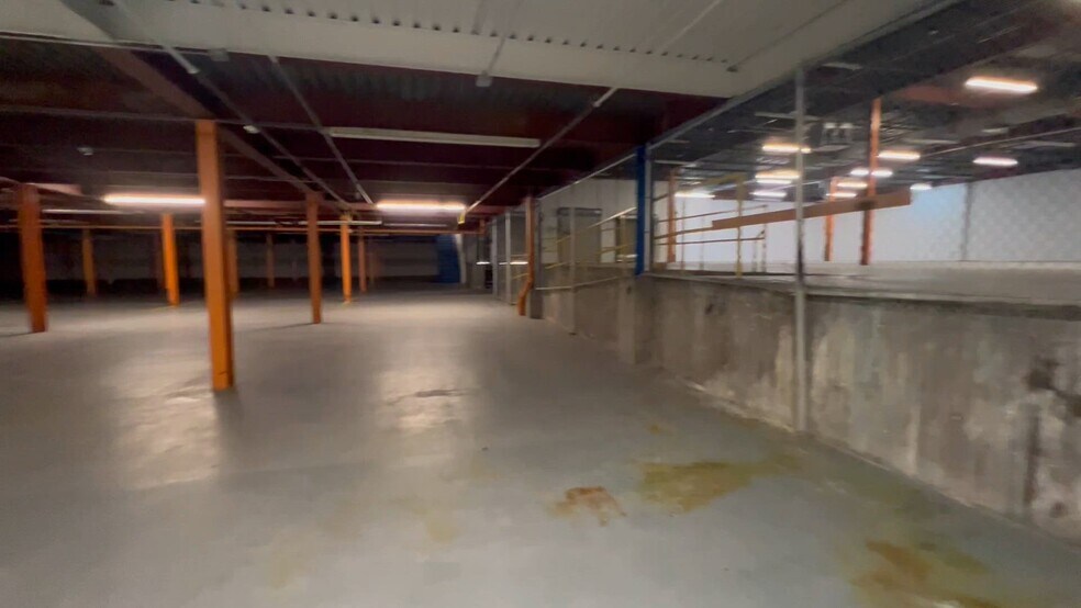 600 Executive Blvd, Elmsford, NY à louer - Vidéo sur l’inscription commerciale - Image 2 de 13